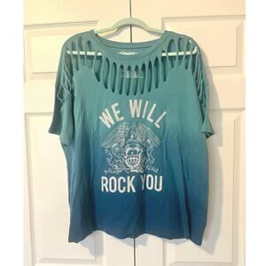 Official Queen Merch plus size top 1x